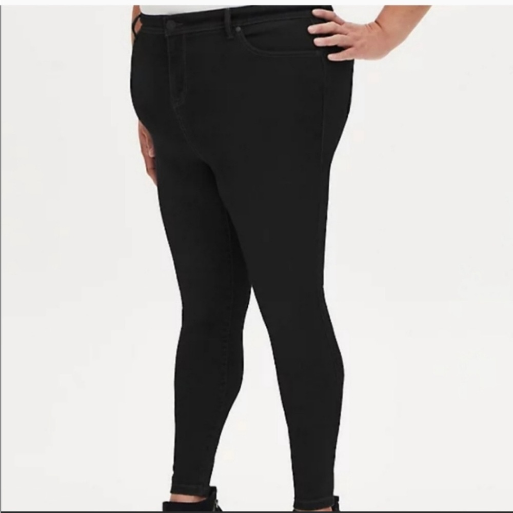 ISO!!! Looking for torrid Midfit jeans- size 12 or 14 short or xtra short
